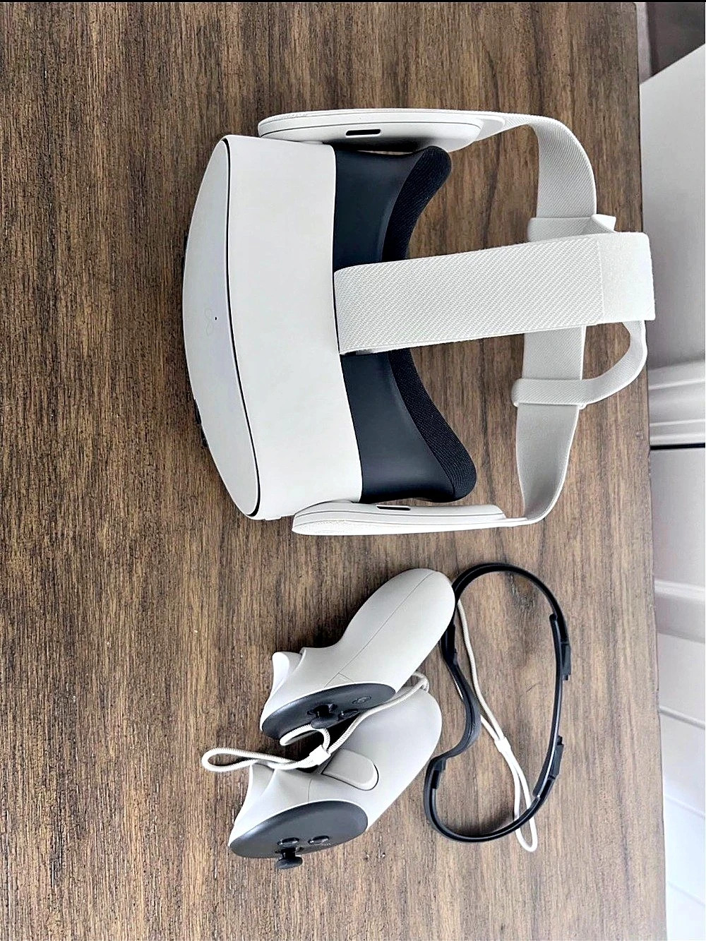 Meta Quest 2 White & Black VR Headset with Controllers